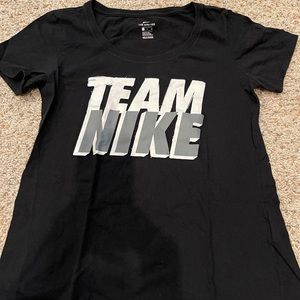 Nike short sleeve tee